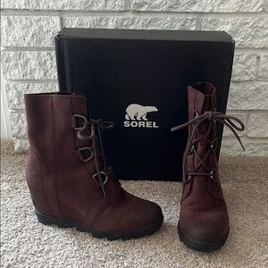 Sorel Women's Dark Brown Lace-Up Boots